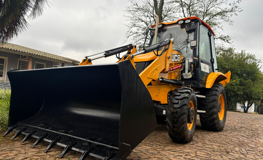 ENTREGA EQUIPAMENTOS AGRÍCOLAS