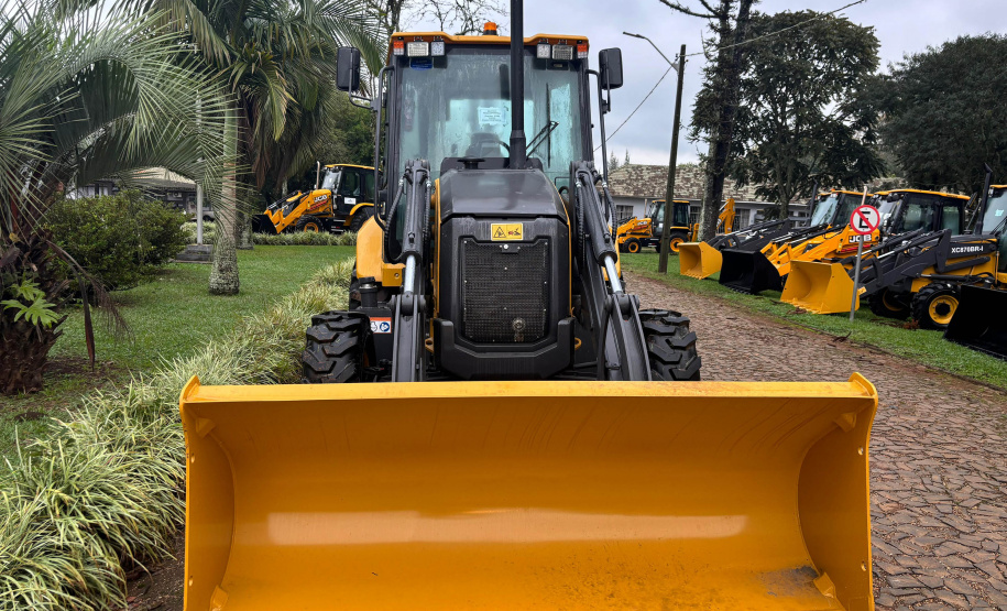 ENTREGA EQUIPAMENTOS AGRÍCOLAS