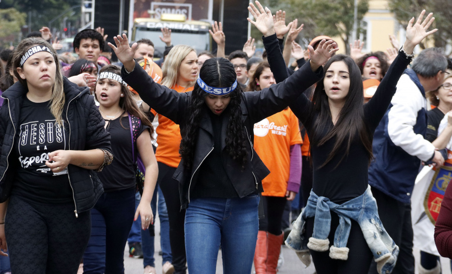 Santuário de São Miguel Arcanjo, em Bandeirantes, - Bandeirantes, 09/04/2022