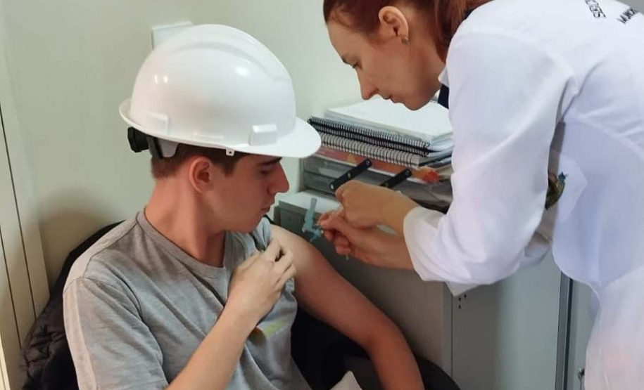 Sesa incentiva vacinação extramuros como estratégia para ampliar cobertura contra a gripe no Paraná