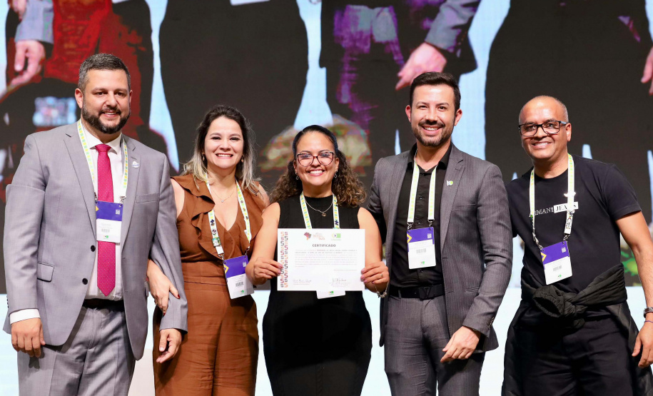 Saúde encerra participação em congresso nacional com premiação de municípios paranaenses