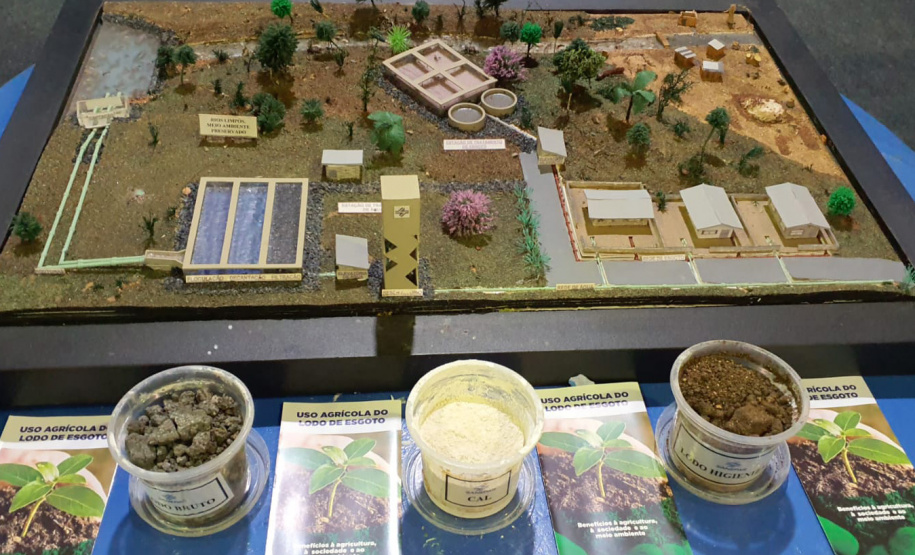 SANEPAR - Lodo do esgoto na agricultura será tratado na FATI em Campo Mourão