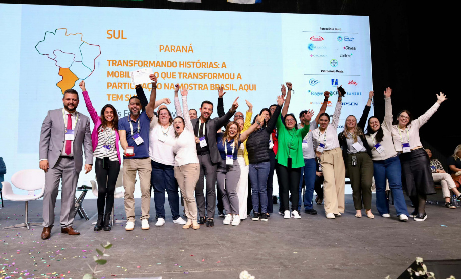 Saúde encerra participação em congresso nacional com premiação de municípios paranaenses