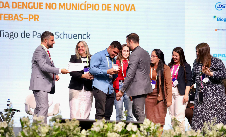 Saúde encerra participação em congresso nacional com premiação de municípios paranaenses