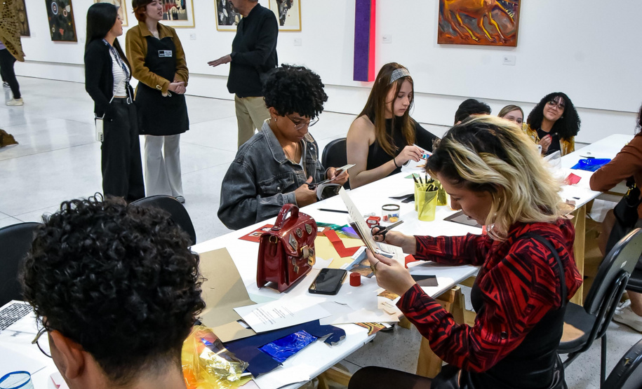 MAC Paraná recebe pesquisadora portuguesa para palestra sobre representatividade de mulheres artistas