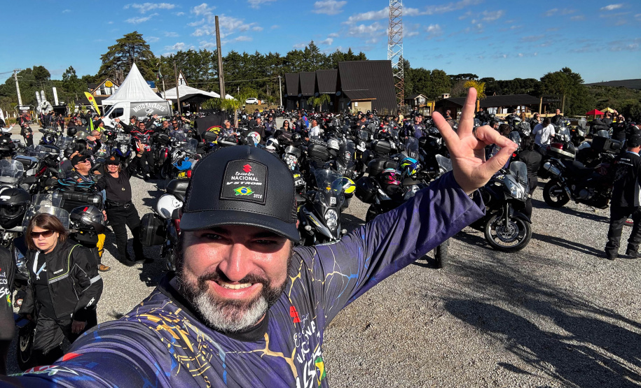 Turismo sobre rodas: comboio com mais de 300 motociclistas movimenta serviços e atrativos dos Campos Gerais