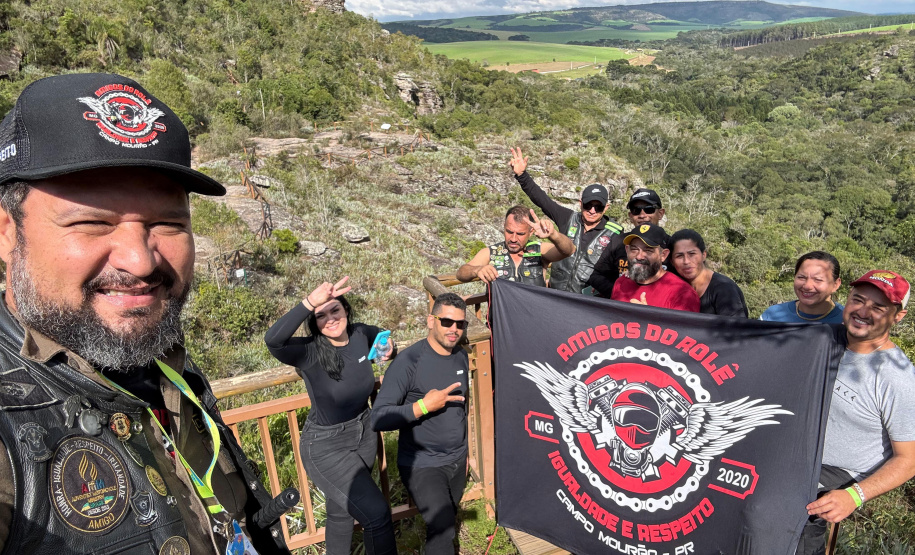 Turismo sobre rodas: comboio com mais de 300 motociclistas movimenta serviços e atrativos dos Campos Gerais