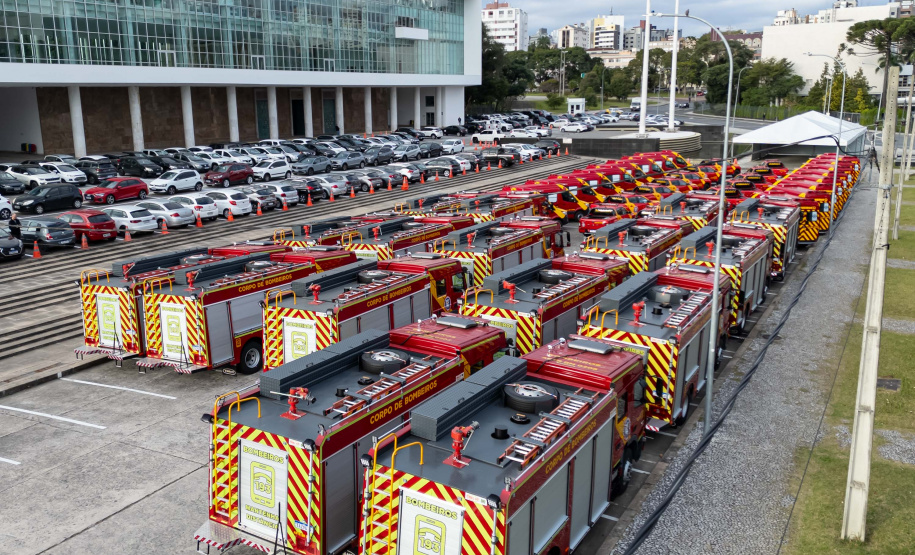 BOMBEIROS VEÍCULOS