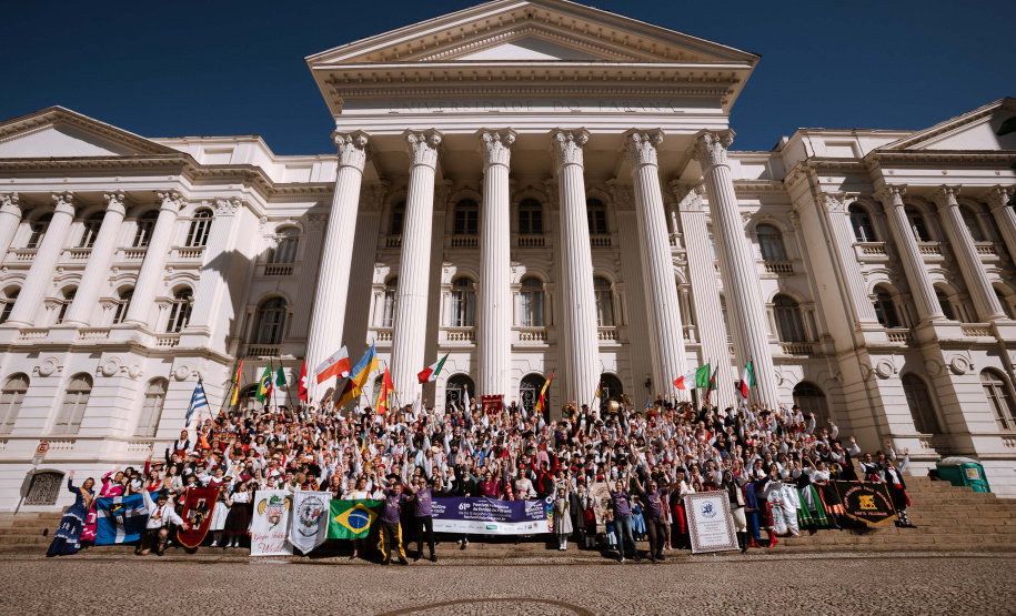 Ode à cultura e convite ao turismo: vem aí o 63º Festival Folclórico e de Etnias do Paraná