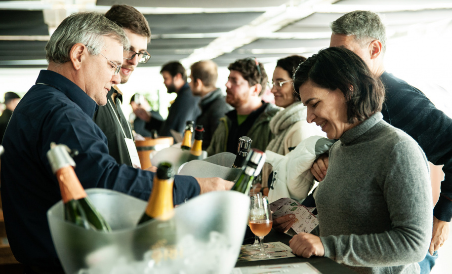 SEEC - Com apoio do Estado, Museu Oscar Niemeyer recebe 4º Festival do Vinho Paranaense