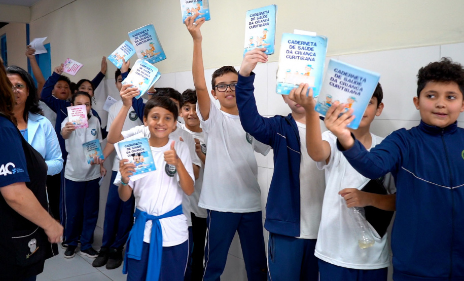 SESA - Intensificação da vacinação nas escolas encerra primeira fase; em 47 dias mais de 168 mil carteirinhas foram avaliadas