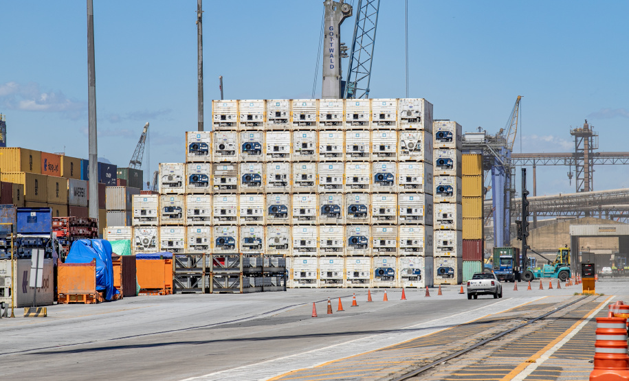 Com 44% da exportação nacional de frango, Porto de Paranaguá é o principal exportador de carnes brasileiras