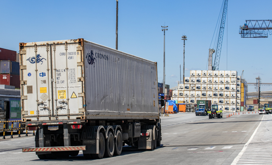 Com 44% da exportação nacional de frango, Porto de Paranaguá é o principal exportador de carnes brasileiras