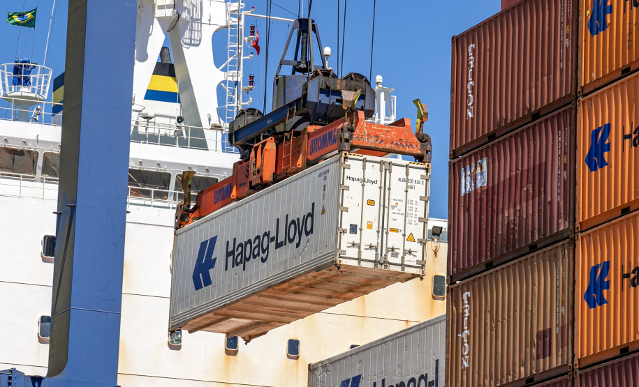 Com 44% da exportação nacional de frango, Porto de Paranaguá é o principal exportador de carnes brasileiras