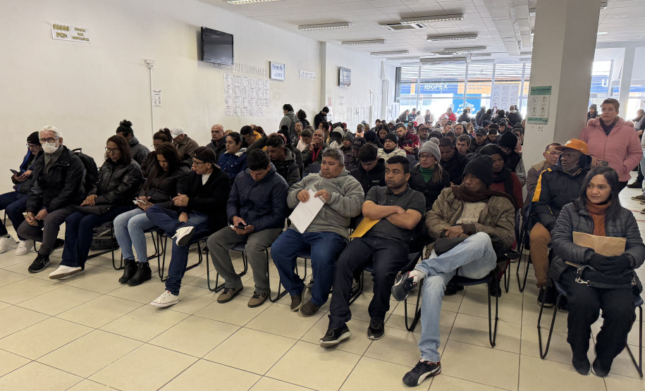 SETR - Mutirão em Curitiba registra mais de 1.100 atendimentos e mais de 300 pessoas, incluindo migrantes, praticamente contratadas