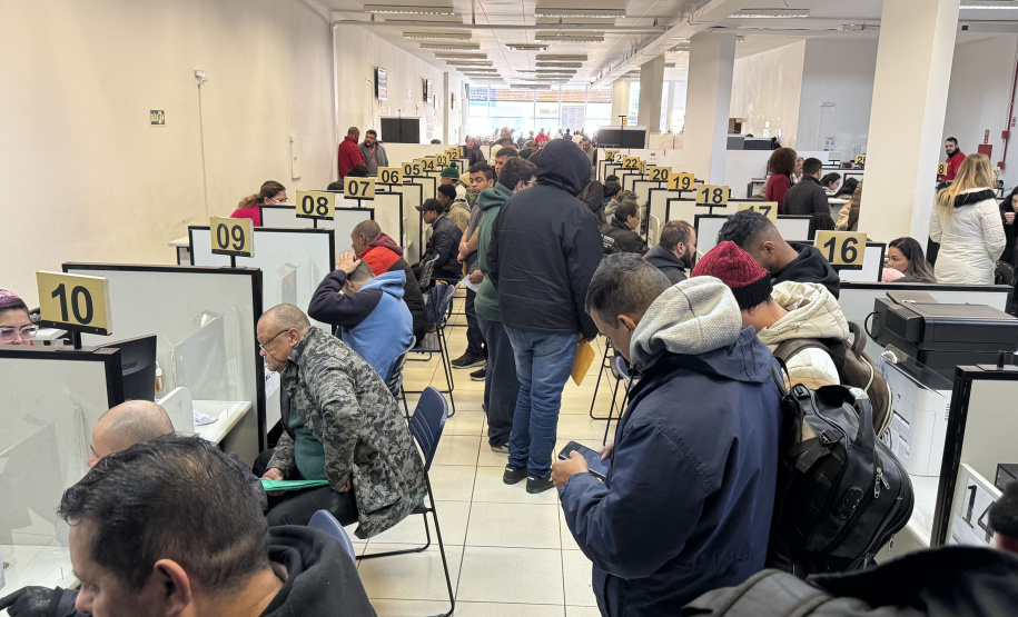 SETR - Mutirão em Curitiba registra mais de 1.100 atendimentos e mais de 300 pessoas, incluindo migrantes, praticamente contratadas