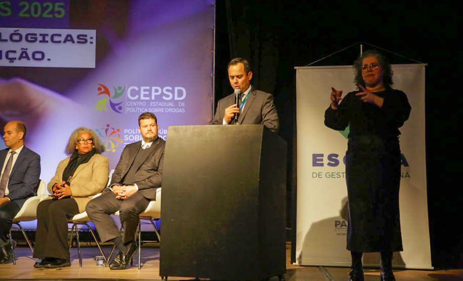 Campanha Junho Paraná Sem Drogas é lançada com alerta sobre dependência tecnológica