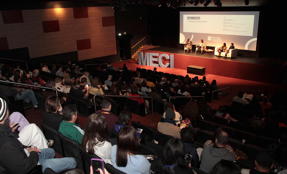 CULTURA - PrFilm Commission em evento de mercado audiovisual