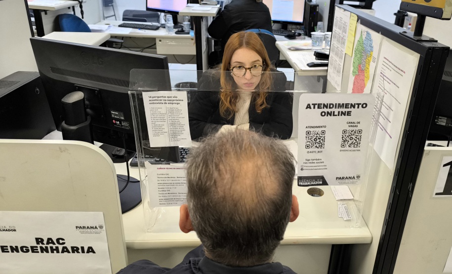 Mais de 1.100 atendimentos e 428 pré-aprovados no Mutirão de Empregos de Curitiba
