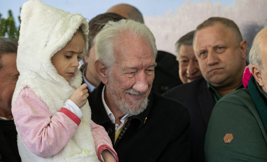 PLANTIO DE ARAUCARIA VICE