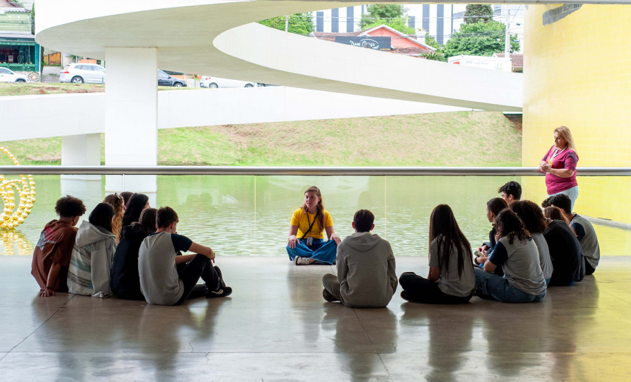 MON oferece visita guiada aos seus visitantes