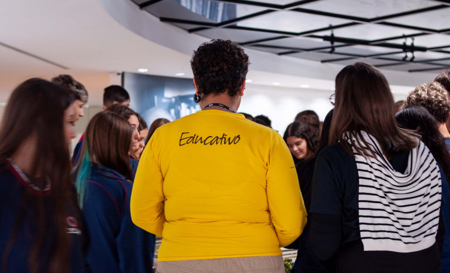 MON oferece visita guiada aos seus visitantes