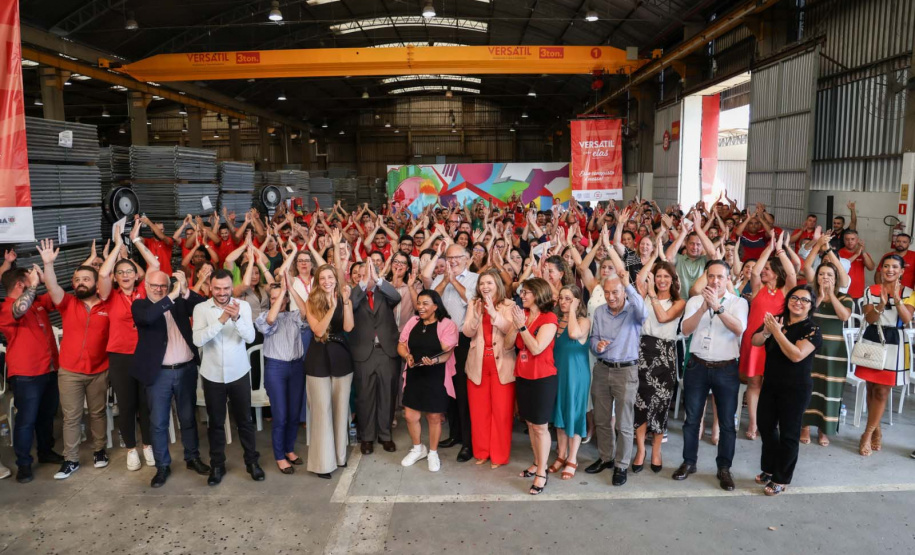empresa Versátil Andaimes, a primeira do Paraná a receber o selo de Boas Práticas no Combate à Violência contra a Mulher, em fevereiro deste ano
