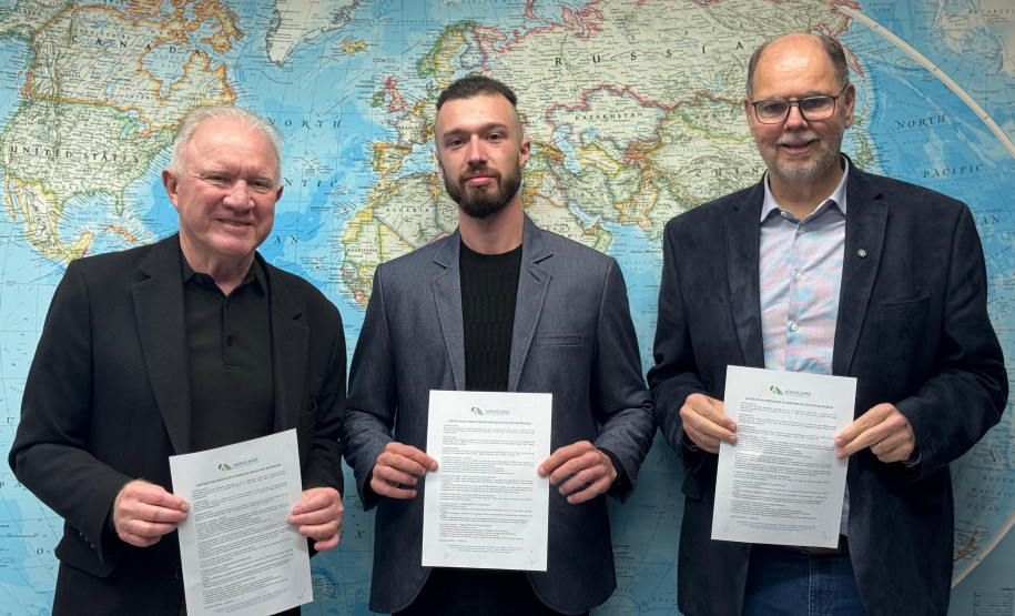 INOVAÇÃO - Bonsai de Araucária na Fundação Araucária