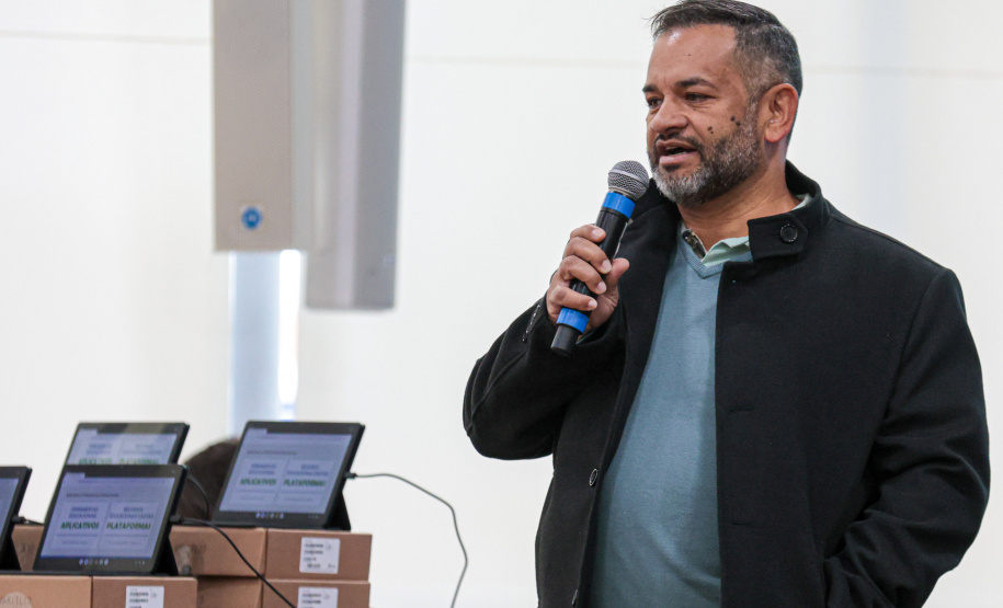 VICE ENTREGA TABLETS EDUCAÇÃO