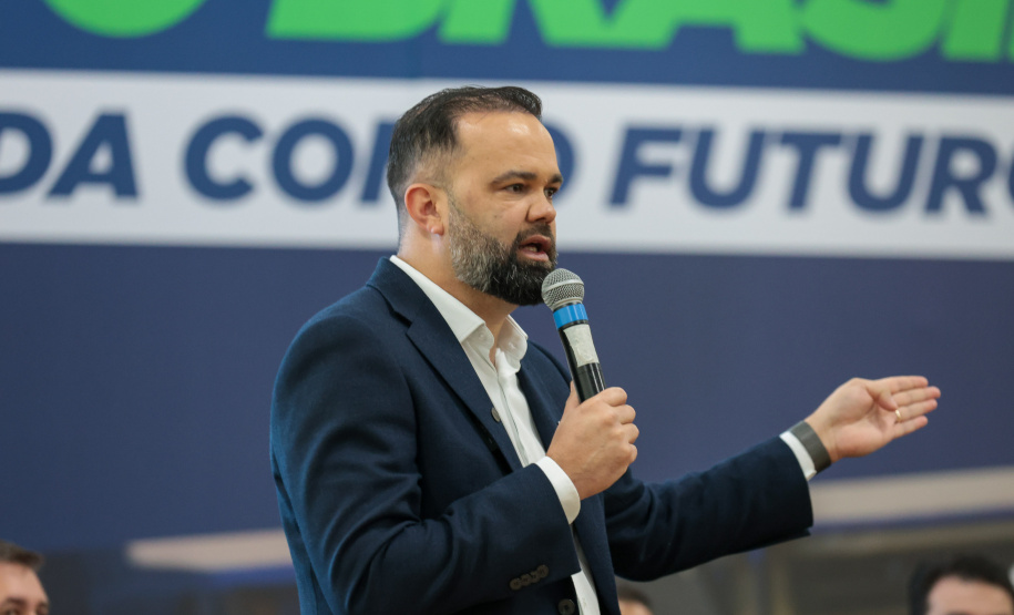 VICE ENTREGA TABLETS EDUCAÇÃO