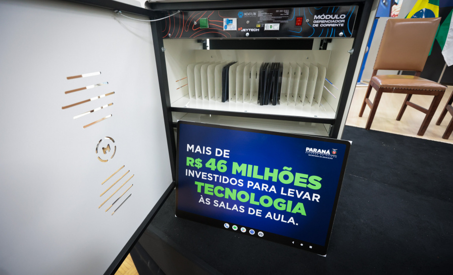 VICE ENTREGA TABLETS EDUCAÇÃO