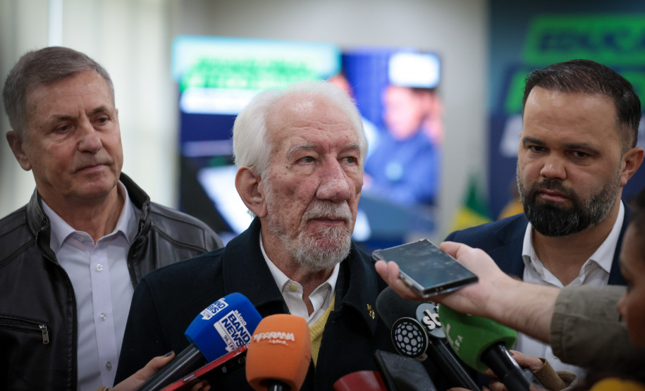 VICE ENTREGA TABLETS EDUCAÇÃO