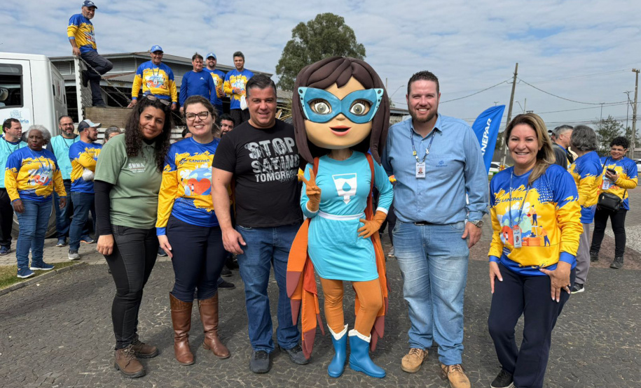 Sanepar e Prefeitura de Araucária promovem mutirão ambiental no córrego Vila Velha