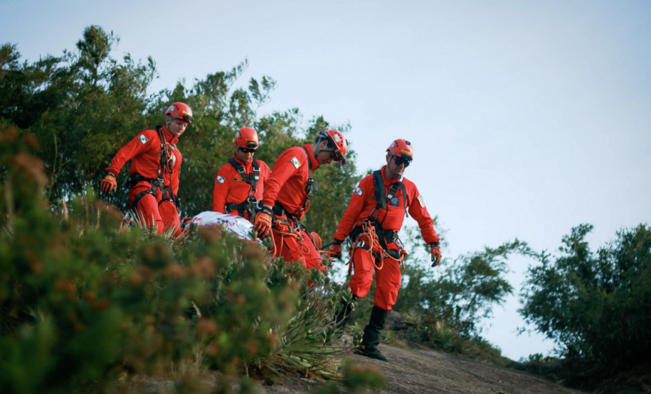 Grupo de Operações de Socorro Tático (GOST) do Corpo de Bombeiros Militar do Paraná (CBMPR)