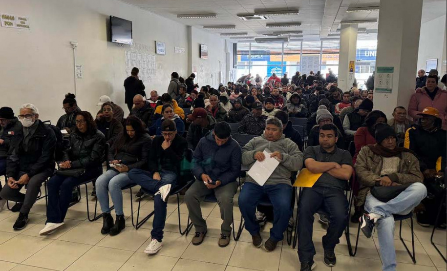 Mutirão de Empregos na Saúde oferece mais de 500 vagas em Curitiba, que já registrou mais de 16 mil contratações na área só em 2025