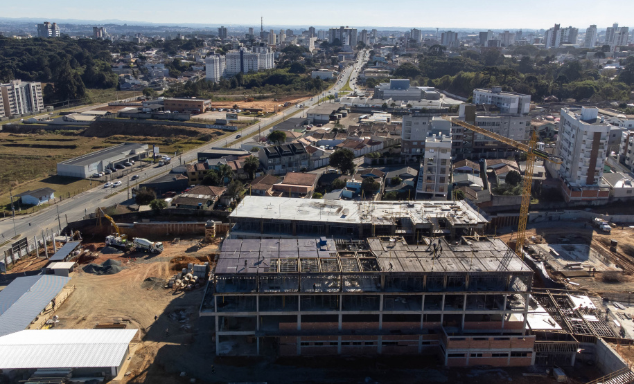 São José dos Pinhais, 18 de julho de 2025 - Construção do Hospital e Maternidade SJP, na Região Metropolitana de Curitiba (RMC).