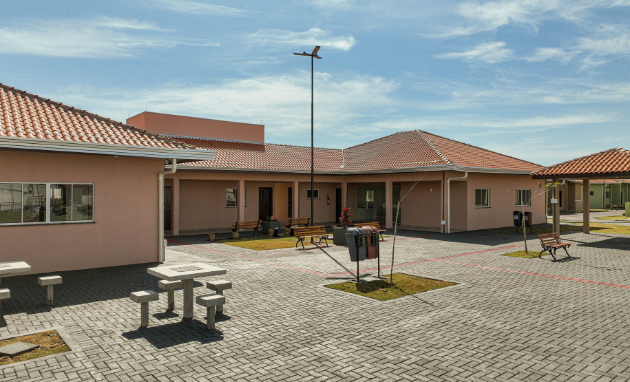 COHAPAR - CONDOMÍNIO  DO IDOSO EM ARAPONGAS