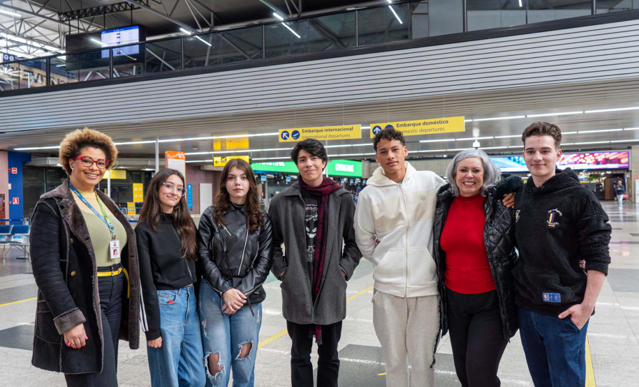 Estudantes paranaenses embarcam para Portugal para participar de programa internacional