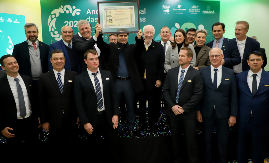 EXPOSIÇÃO 100 ANOS FRISIA