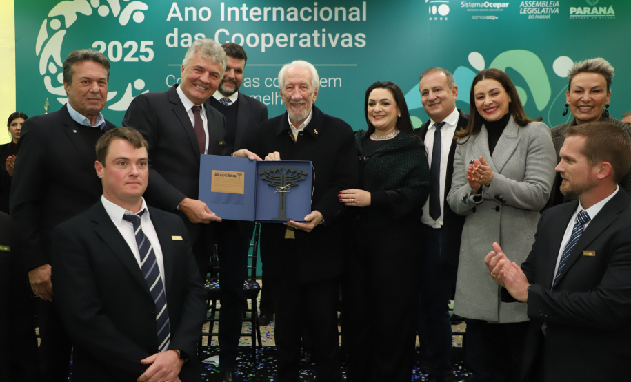 EXPOSIÇÃO 100 ANOS FRISIA