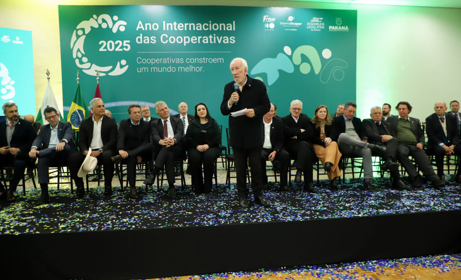 EXPOSIÇÃO 100 ANOS FRISIA