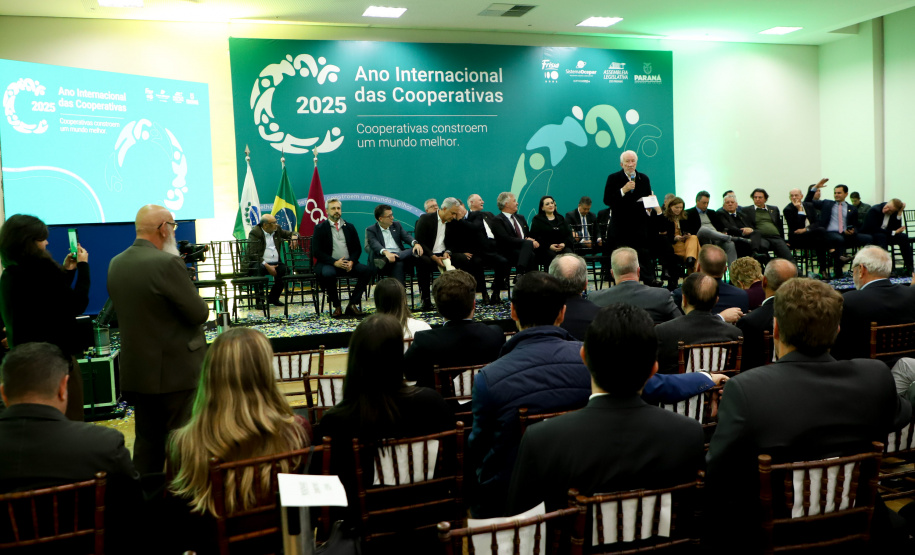 EXPOSIÇÃO 100 ANOS FRISIA