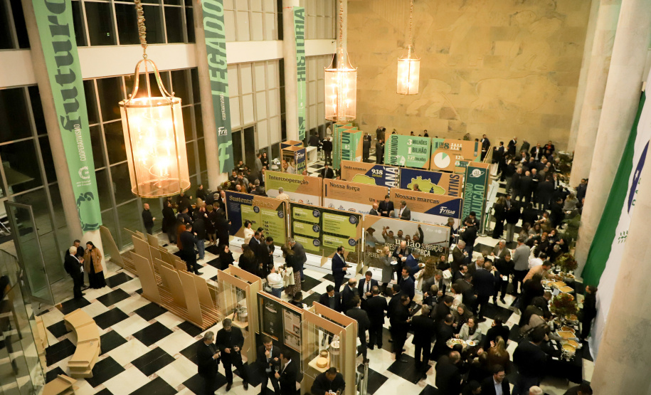 EXPOSIÇÃO 100 ANOS FRISIA