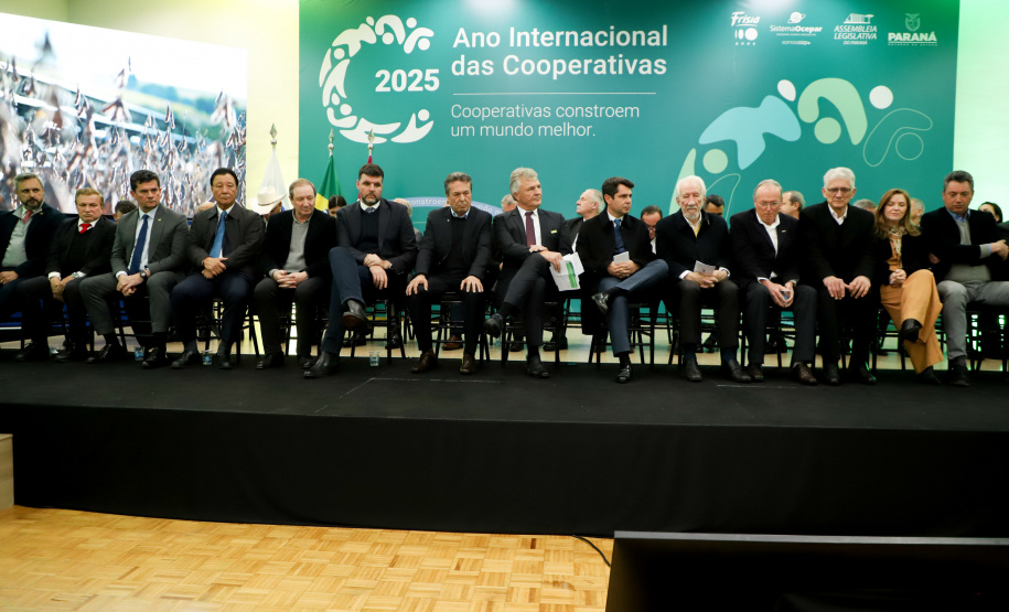 EXPOSIÇÃO 100 ANOS FRISIA