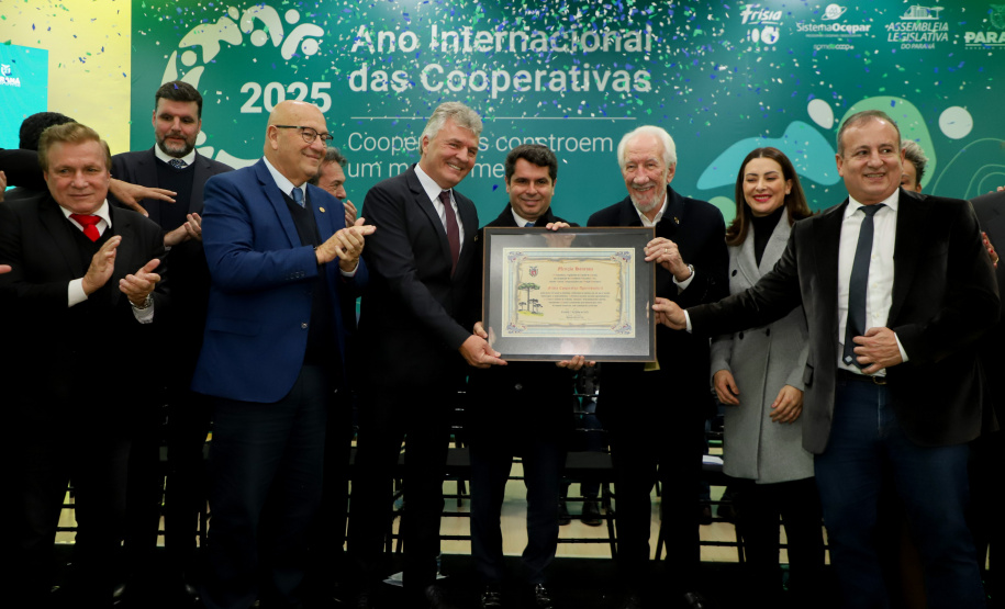 EXPOSIÇÃO 100 ANOS FRISIA