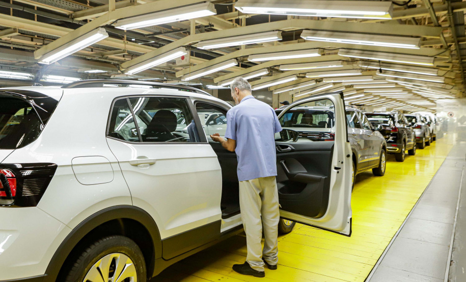 Contratações de trabalhadores com 50 anos ou mais crescem 13% no Paraná em 2025