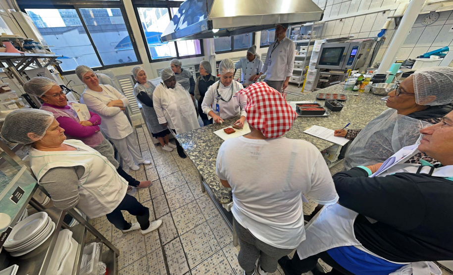 Receita de sucesso: Governo do Paraná capacita milhares de merendeiras em formação inédita