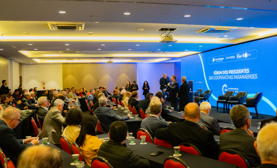 SEED - Paraná formaliza parceria para fortalecer cooperativas escolares em colégios agrícolas