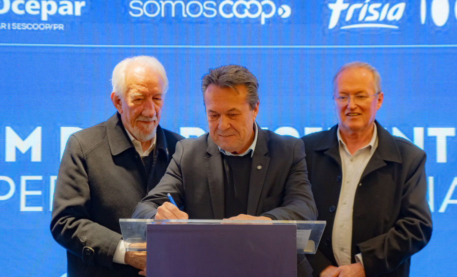 SEED - Paraná formaliza parceria para fortalecer cooperativas escolares em colégios agrícolas