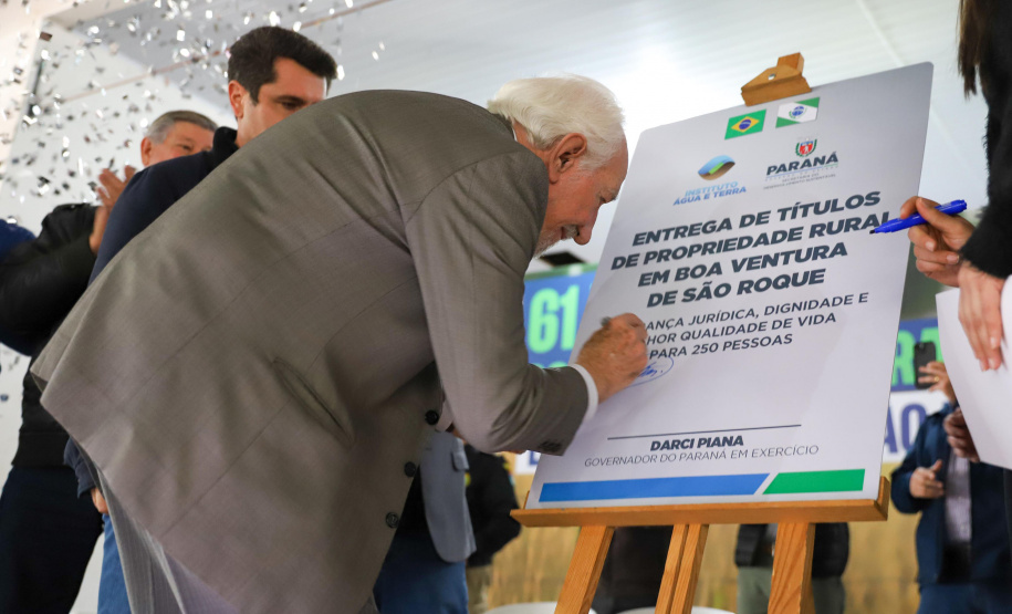 Governo do Estado regulariza 61 propriedades rurais em Boa Ventura de São Roque